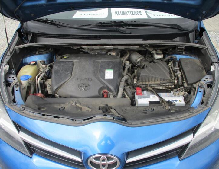 Toyota Verso 24