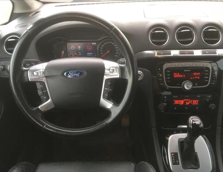 Ford Galaxy 11