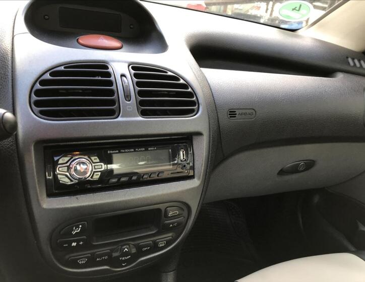 Peugeot 206 9