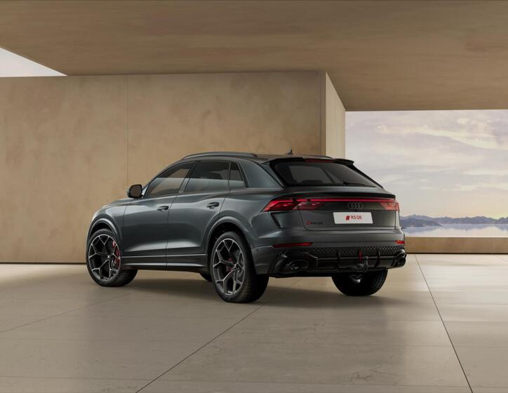 Audi RS Q8 3