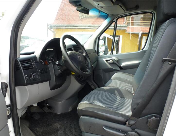 Mercedes-Benz Sprinter 16