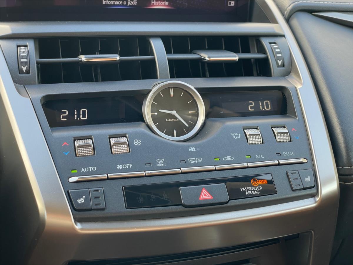 Lexus NX 300h