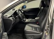 Lexus NX 300h 6