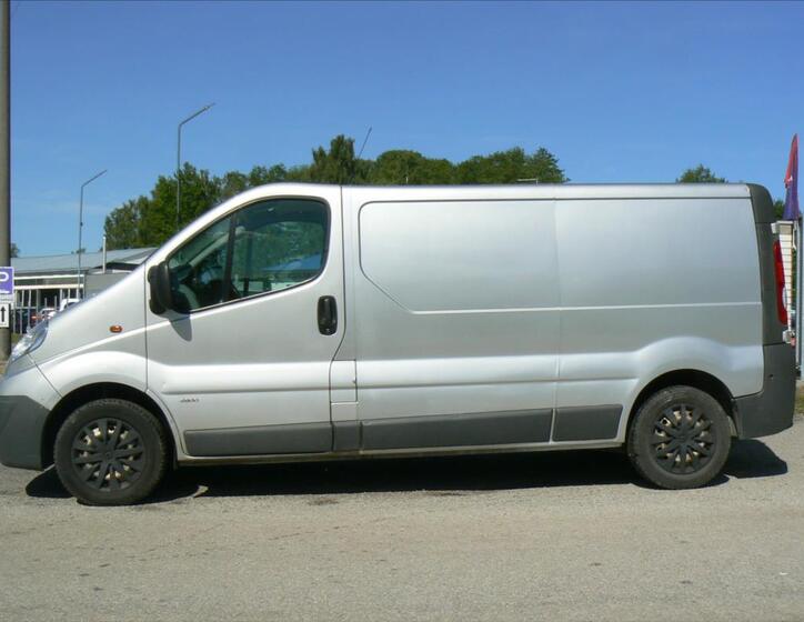 Opel Vivaro 8
