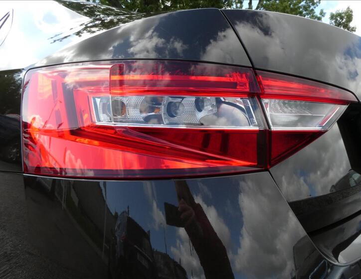 Škoda Superb 11