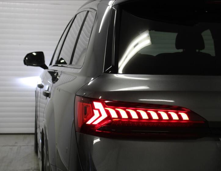 Audi Q7 50