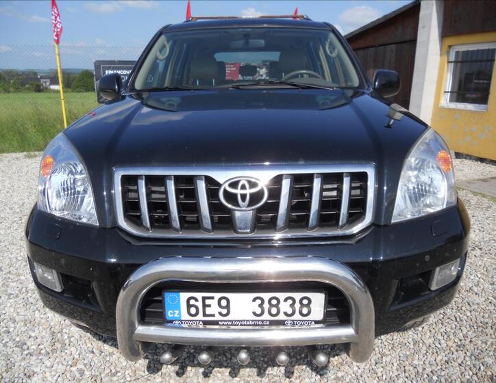 Toyota Land Cruiser 2