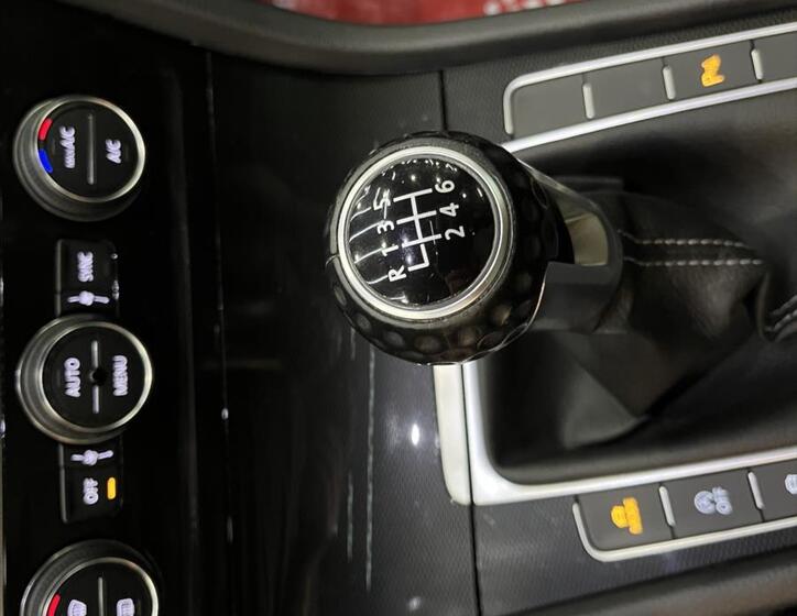 Volkswagen Golf 21