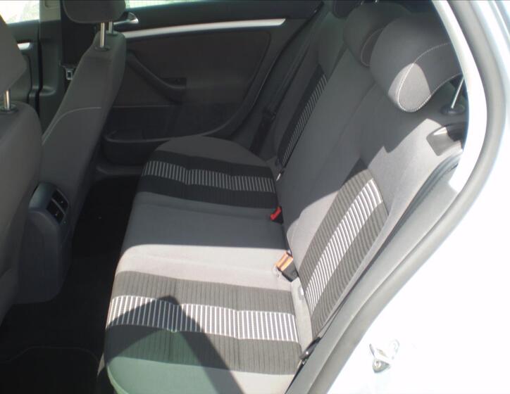 Volkswagen Golf 11
