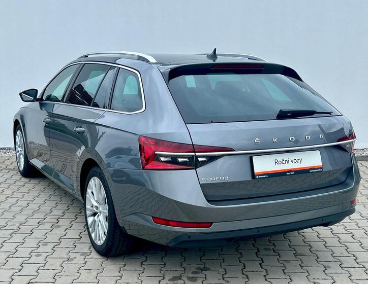 Škoda Superb 8