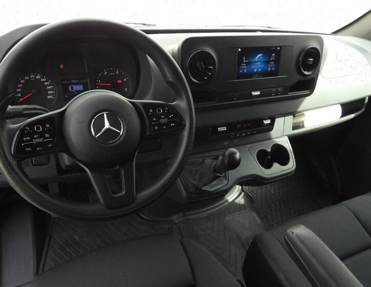 Mercedes-Benz Sprinter 5