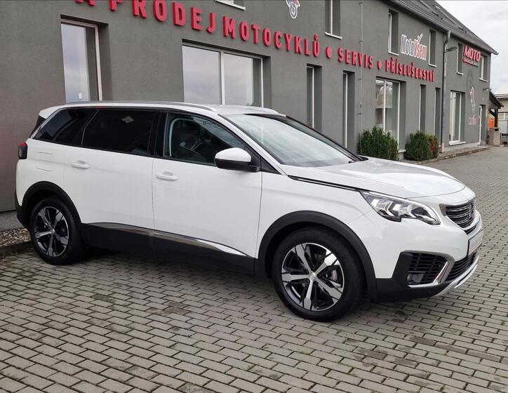 Peugeot 5008 2