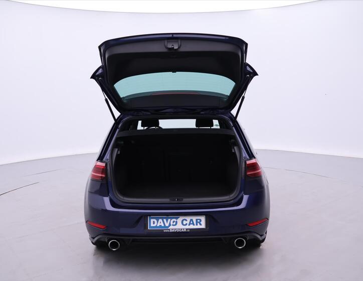 Volkswagen Golf 9