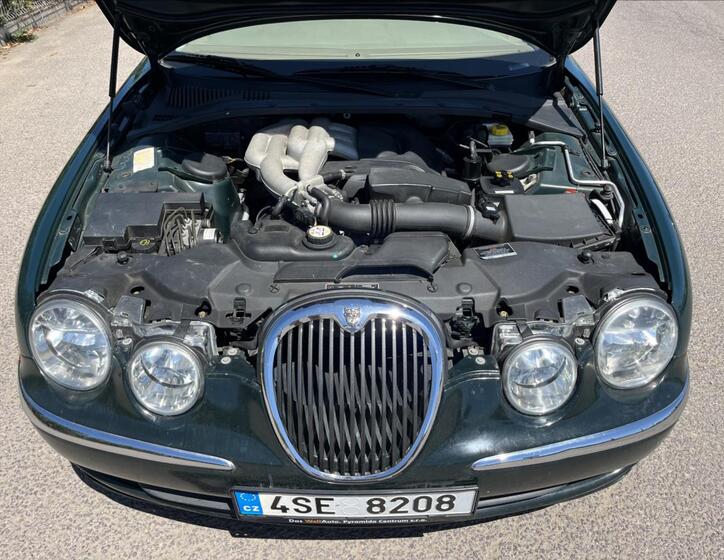 Jaguar S-Type 31