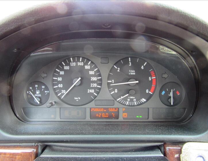 BMW Řada 5 13
