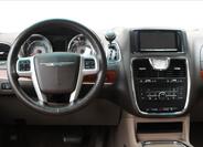 Chrysler Town & Country 17