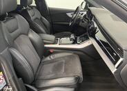 Audi Q8 23