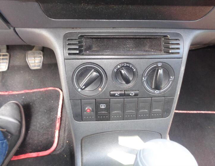Volkswagen Polo 13