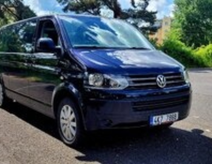 Volkswagen Caravelle 2