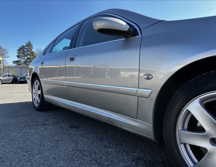 Peugeot 607 10
