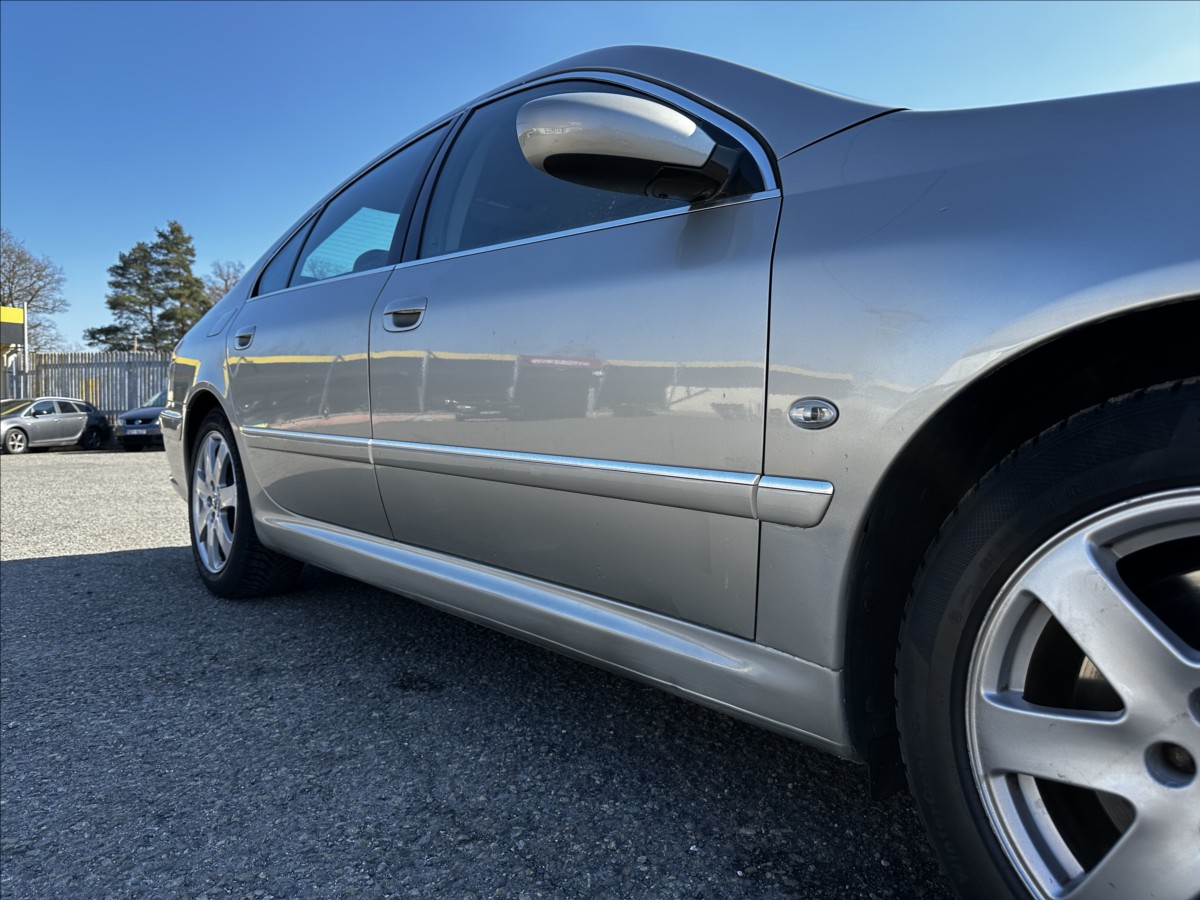 Peugeot 607