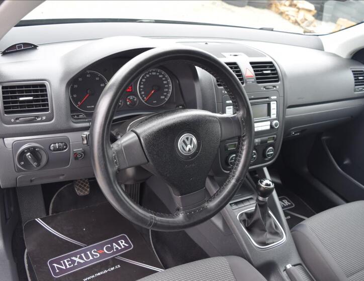 Volkswagen Golf 16