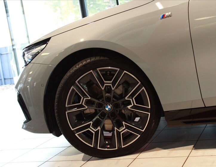 BMW Řada 5 36
