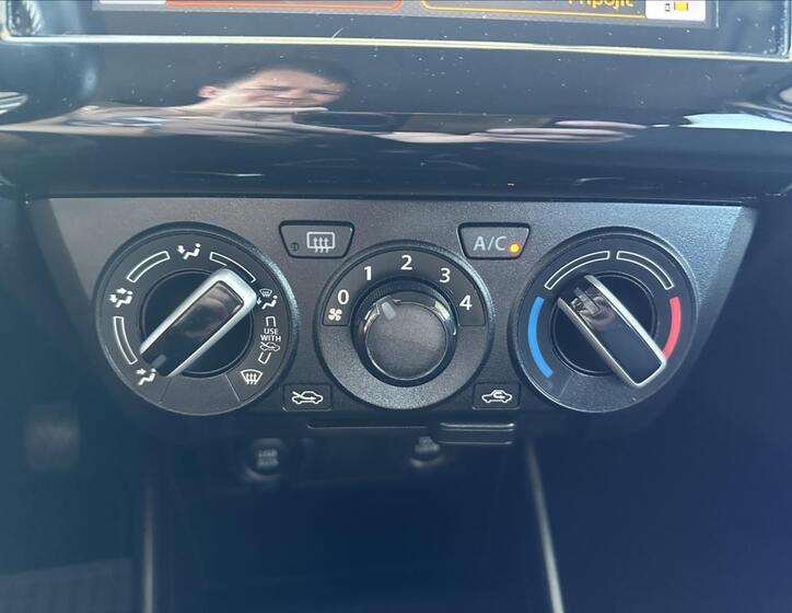 Suzuki Swift 17