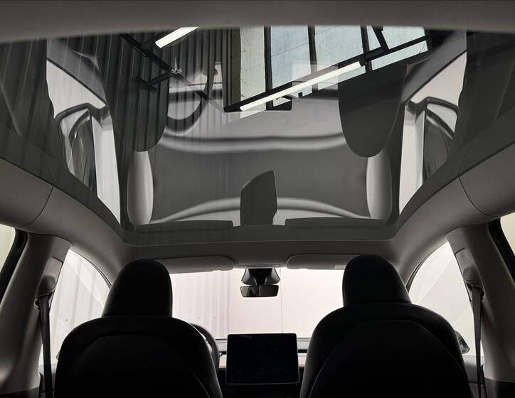 Tesla Model Y 29