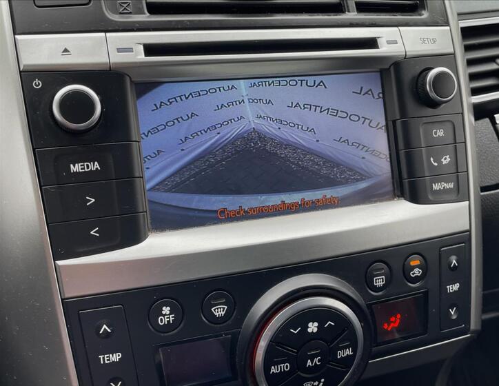 Toyota Verso 16