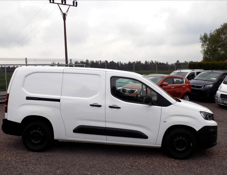 Peugeot Partner 8