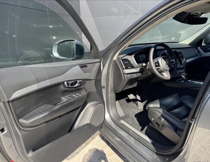 Volvo XC90 10