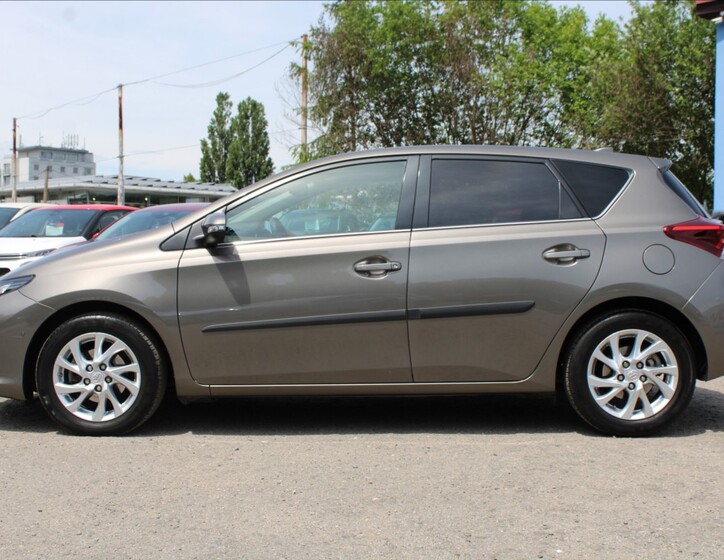 Toyota Auris 8
