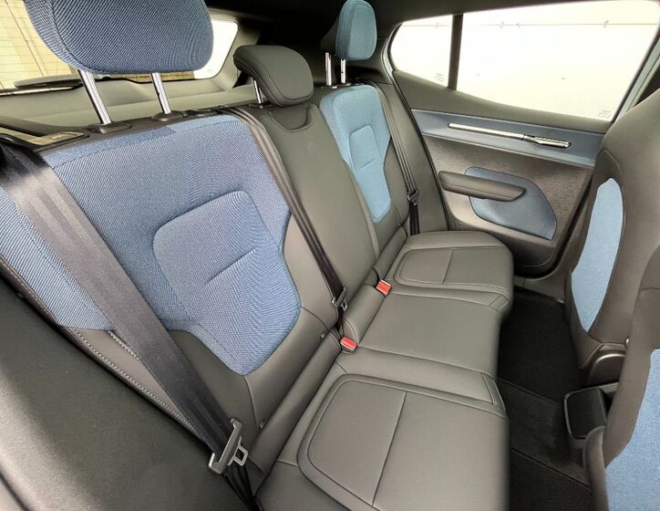 Volvo EX30 12