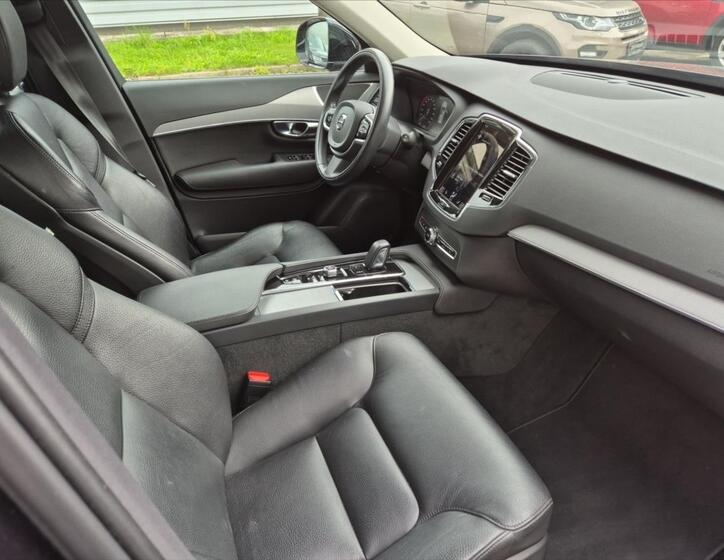 Volvo XC90 13
