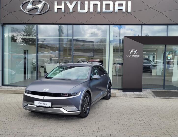 Hyundai Ioniq 5 6