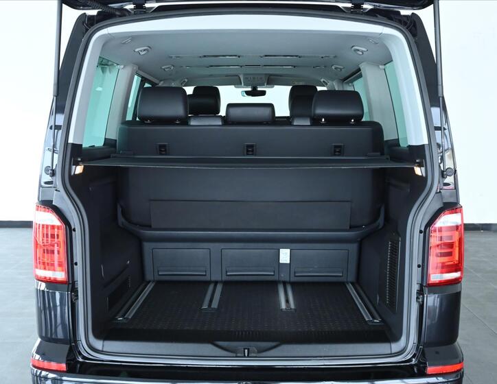 Volkswagen Multivan 10