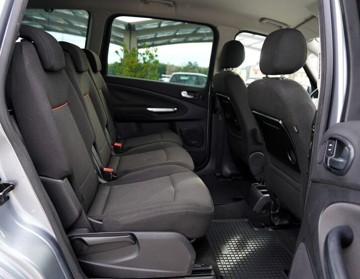 Ford Galaxy 27