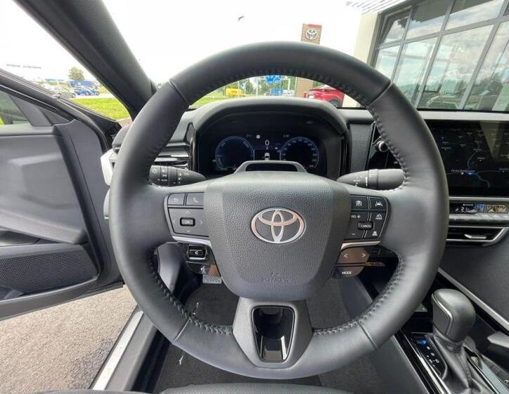 Toyota Camry 16
