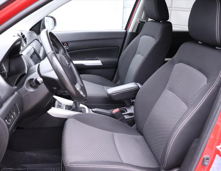 Suzuki Vitara 12