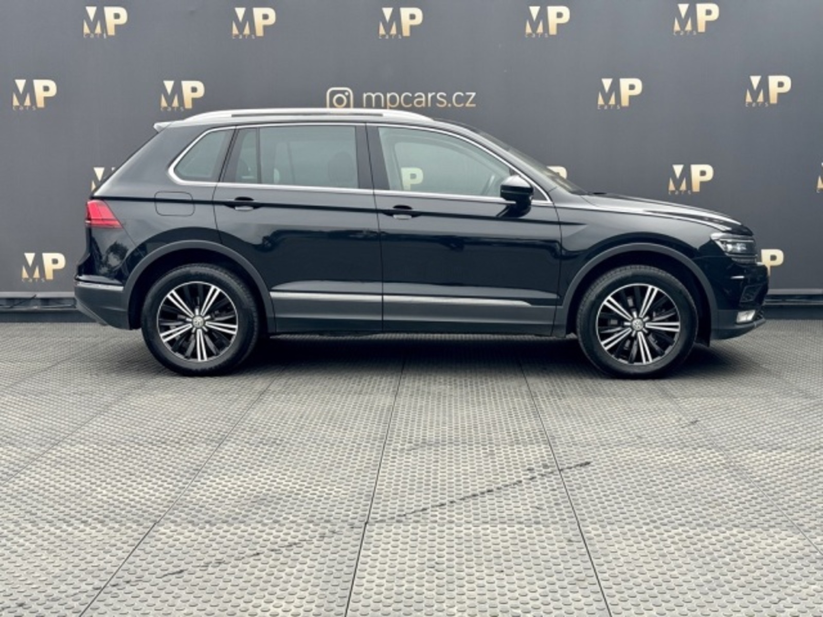 Volkswagen Tiguan 7