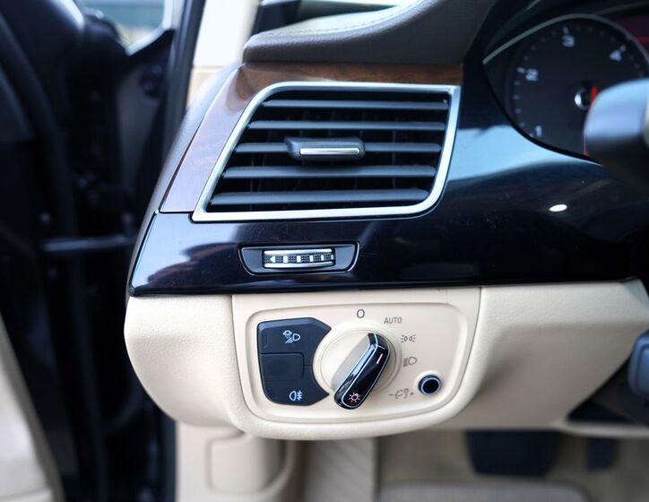 Audi A8 48