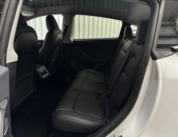 Tesla Model Y 26