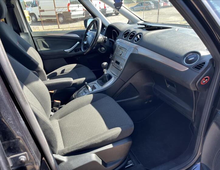 Ford Galaxy 10