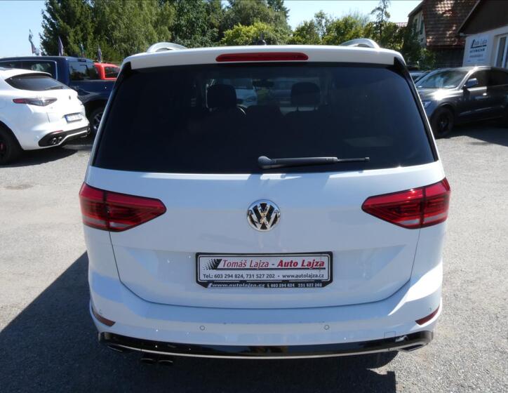 Volkswagen Touran 8