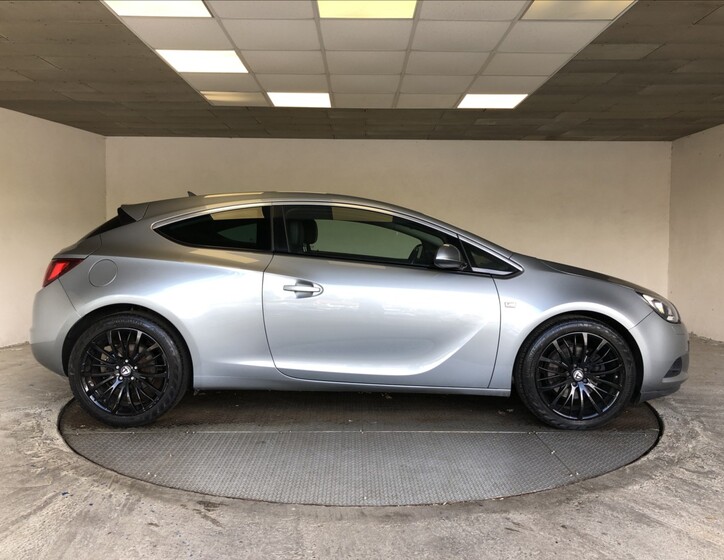 Opel Astra 8