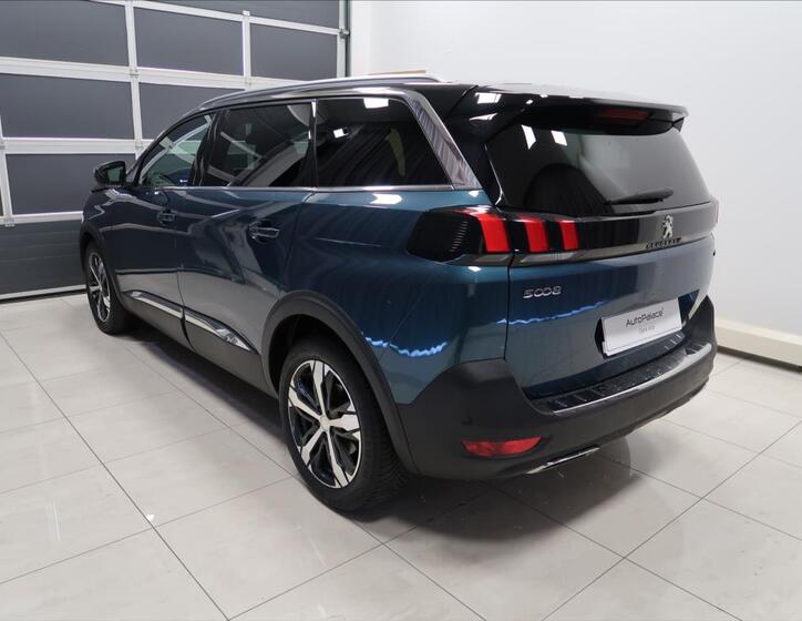 Peugeot 5008 6