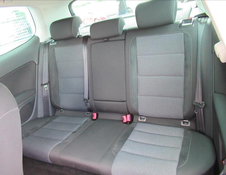 Volkswagen Golf 18