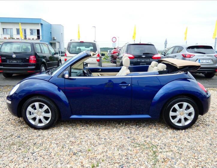 Volkswagen New Beetle 9