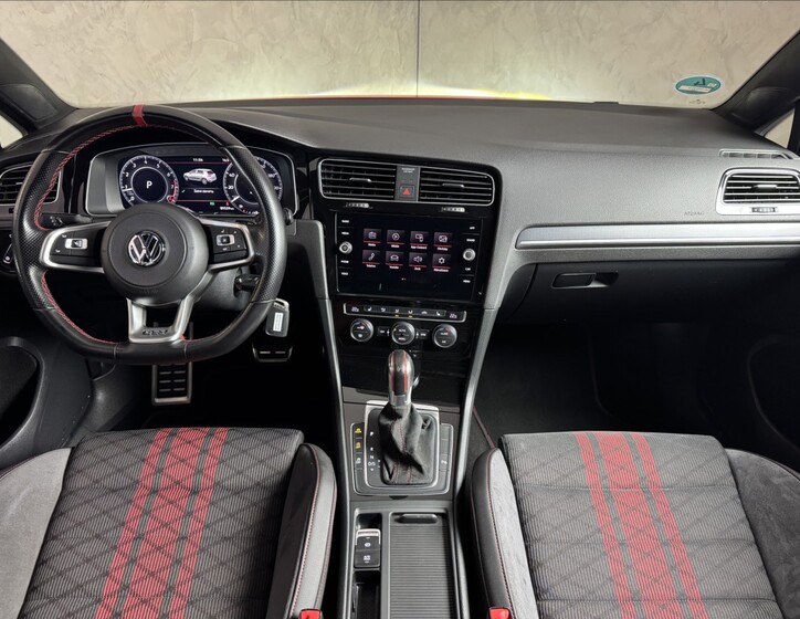 Volkswagen Golf 19
